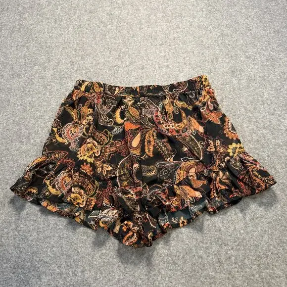 Women's Nasty Gal SHEER Black Paisley Ruffle Hem Shorts Size 8 NEW - Picture 1 of 7